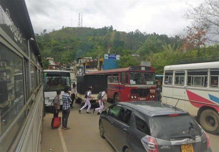 Sri Lanka Busse liefert Sie sogar an die einzigartigsten Orte