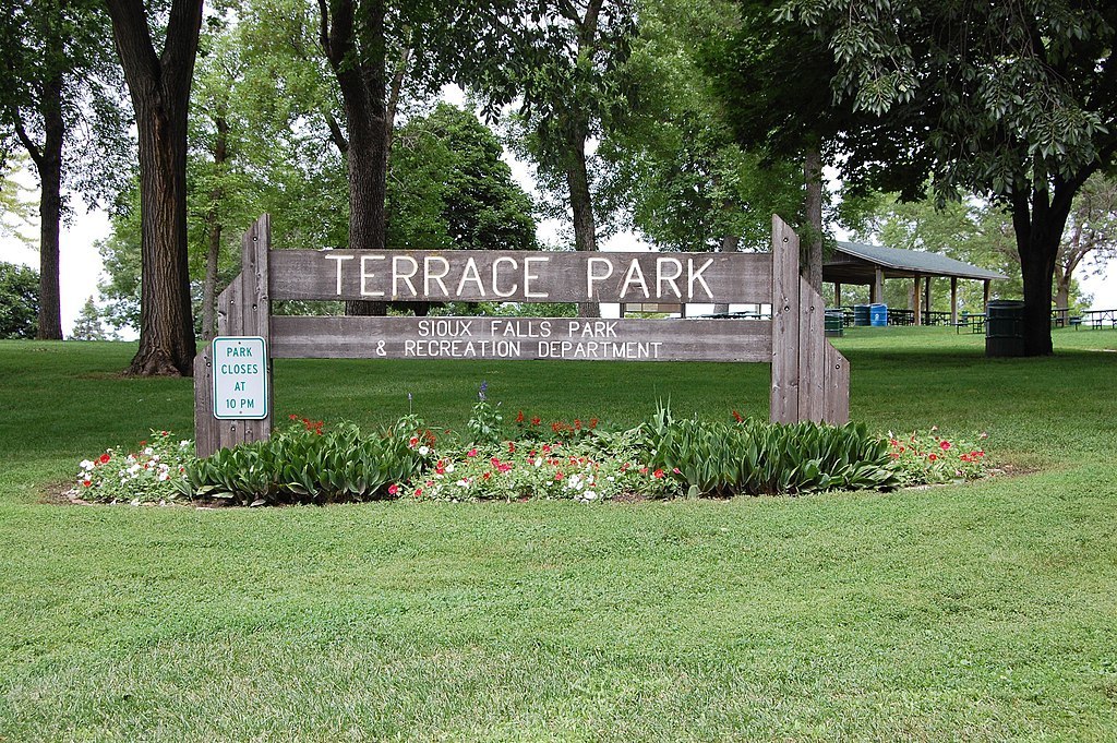 Schlendern Sie durch den legendären Terrace Park