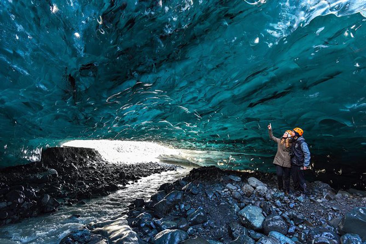 3-tägige Runde von Reykjavik mit einem Besuch in der Eishöhle, der Südküste, dem goldenen Kreis und den Nordlichtern