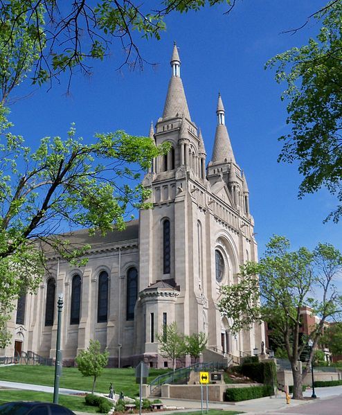 Bewundern Sie die mächtige Kathedrale von Sioux Falls