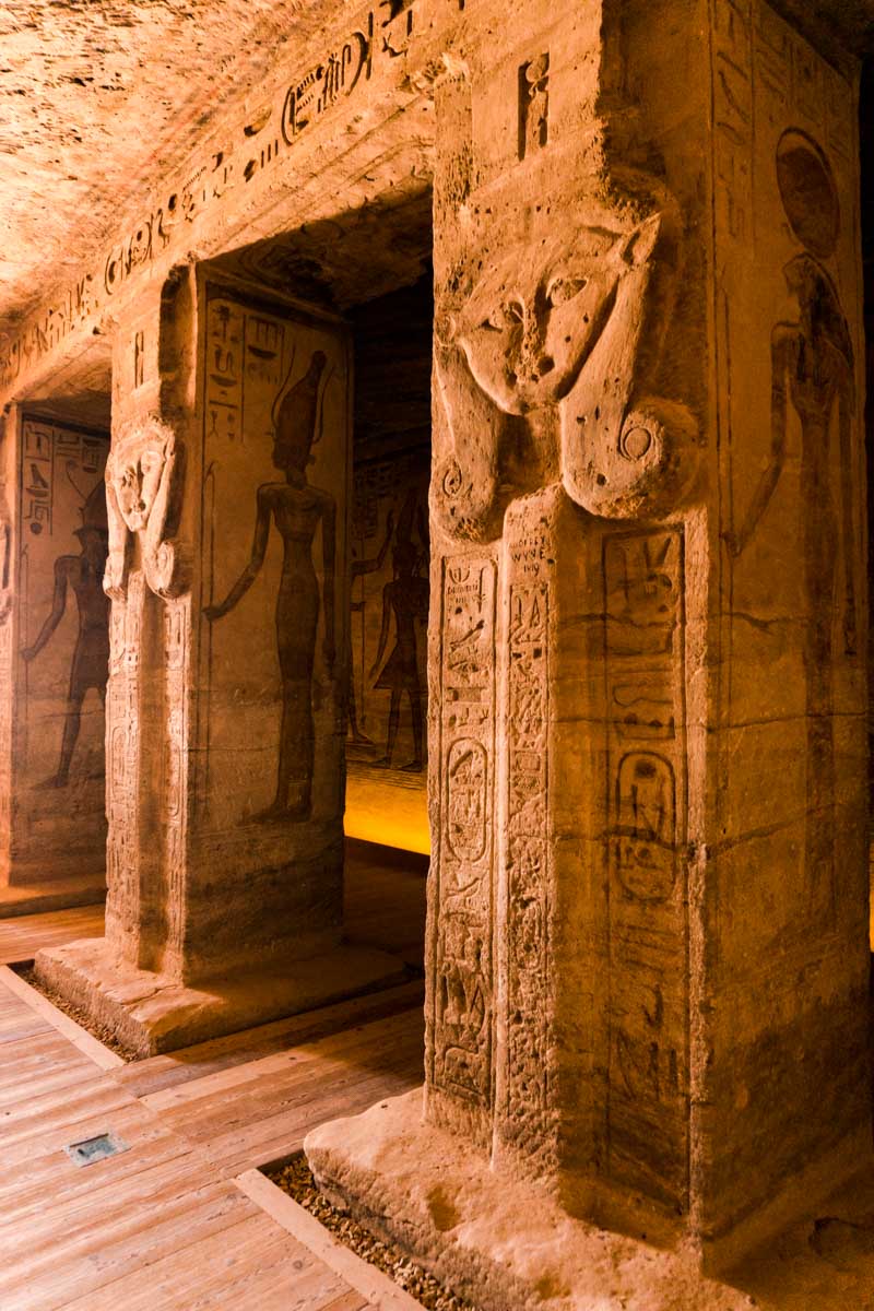 Im Tempel Nefertari