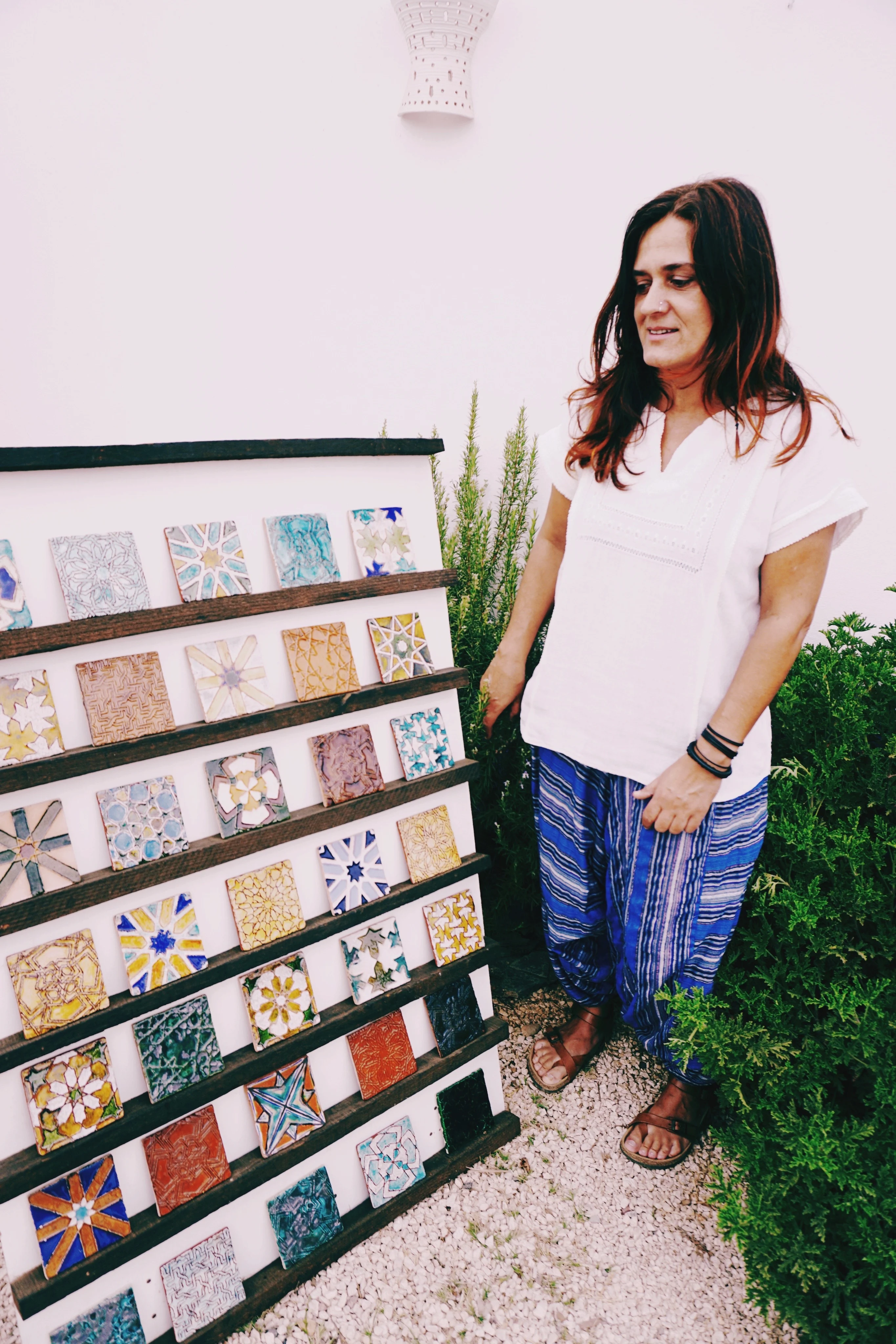 Rita Silverio Morais ist eine portugiesische Künstlerin mit aufwendig detaillierten Azulejos.