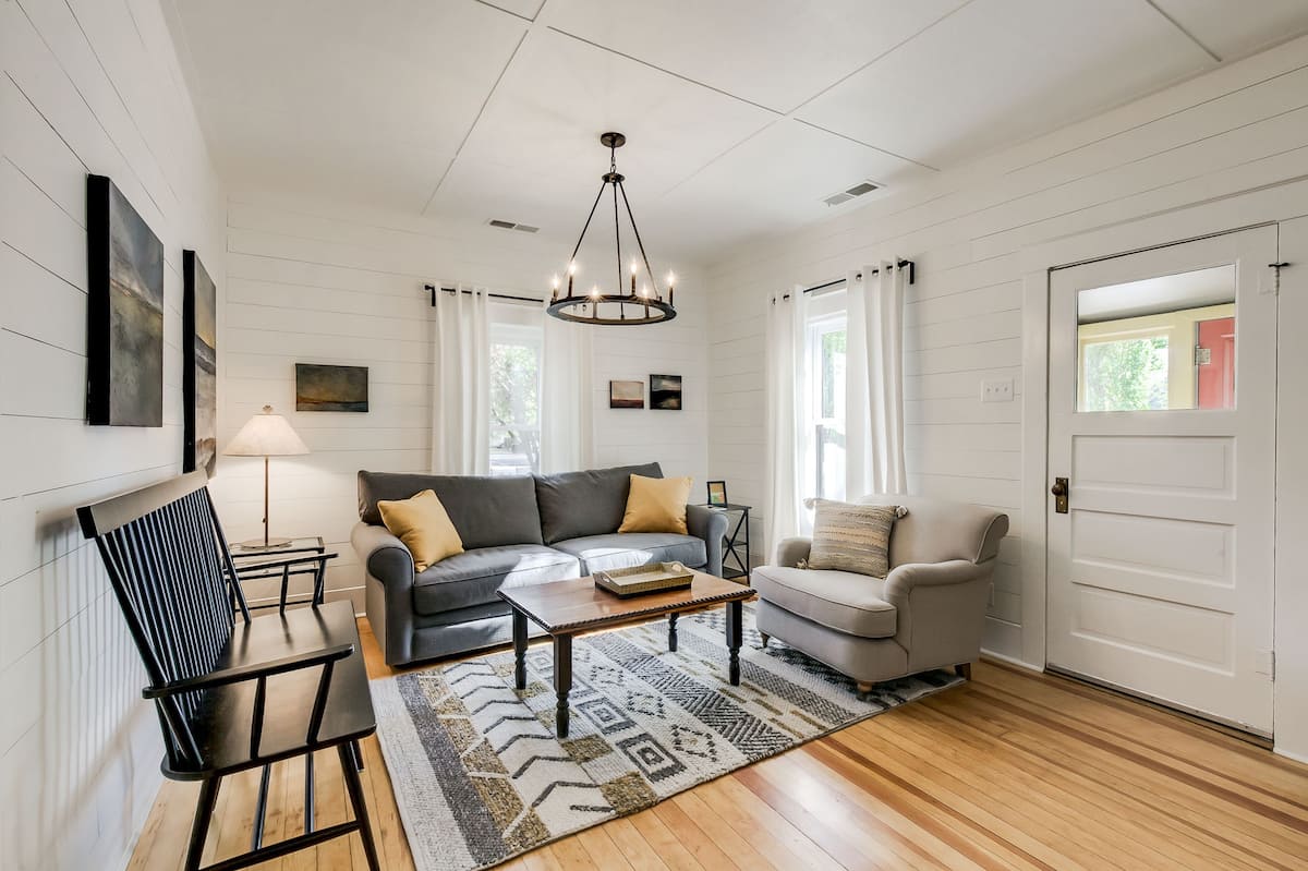 Das beste luxuriöse Airbnb in einem modernen Bauernhaus im Zentrum von Flagstaff