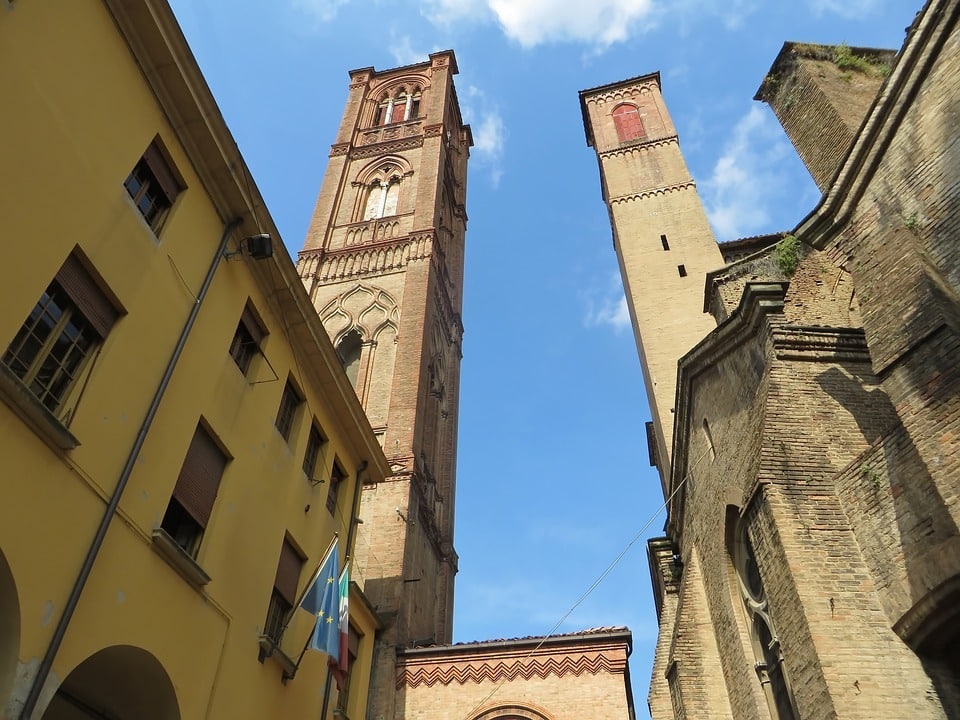 Bologna sollte einer der wichtigsten Orte in Ihrer Liste für einen Besuch in Italien sein