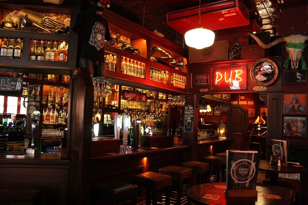 Betrunkene Dublin in einem von Dublins Pubs.
