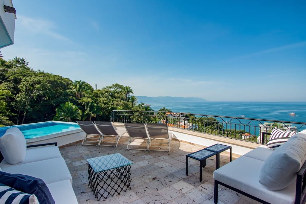 Moderne 5-Sitzer-Villa mit Blick auf den Ozean