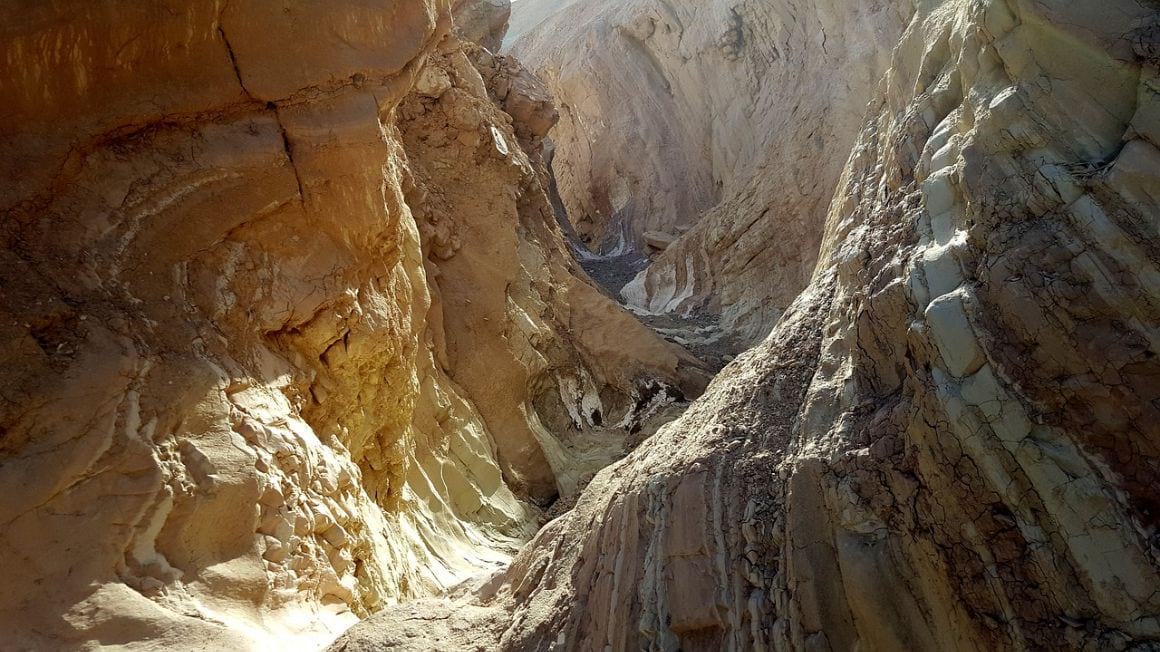 Der Mosaic Canyon Trail ist eine obligatorische Kampagne im National Park Valley of Death