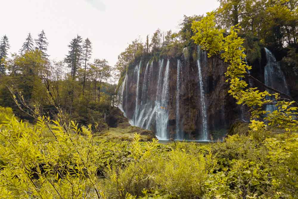 Kleine Wasserfälle von Plitvitsk y-Seen