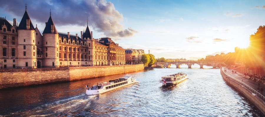 Paris im Juni - Kreuzfahrt am Fluss von Hyn