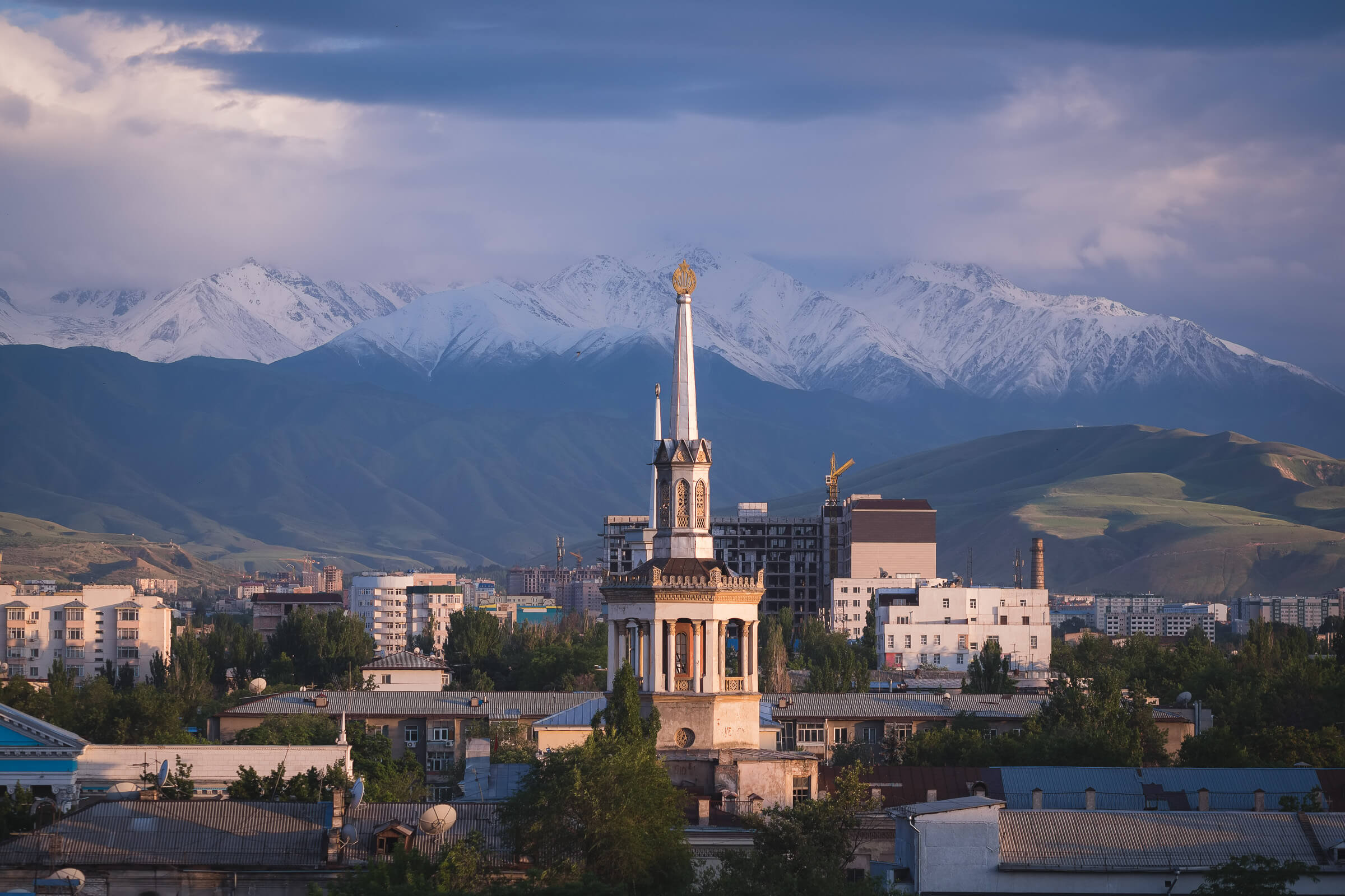 Sonnenuntergang in Bishkek Kirgisistan
