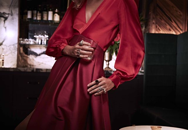 Cocktailringe Geschichte des roten Kleides Veranda
