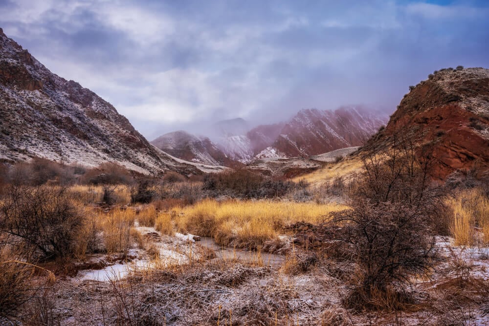 Kanorchek Canyons sind die besten Orte für den Besuch in Kirgisistan