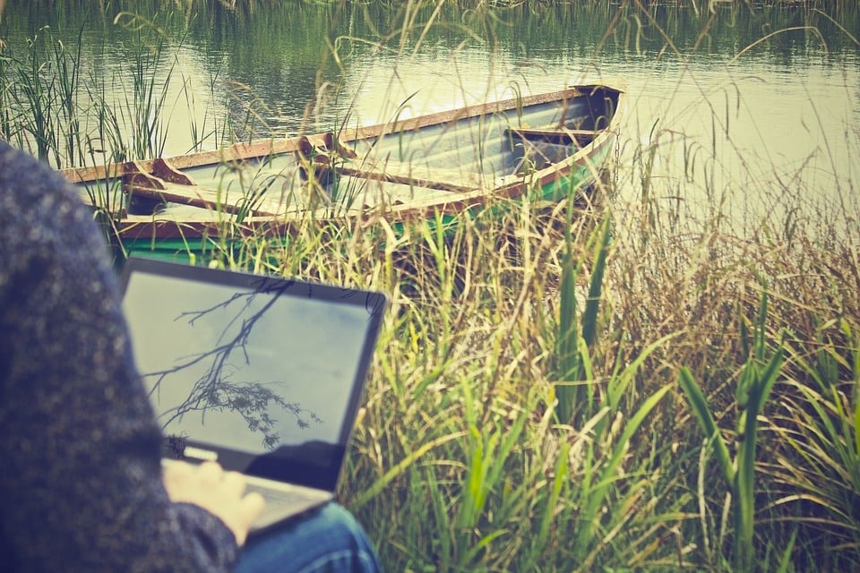 Liste der Dinge auf der Straße für digitale Nomaden: Laptop